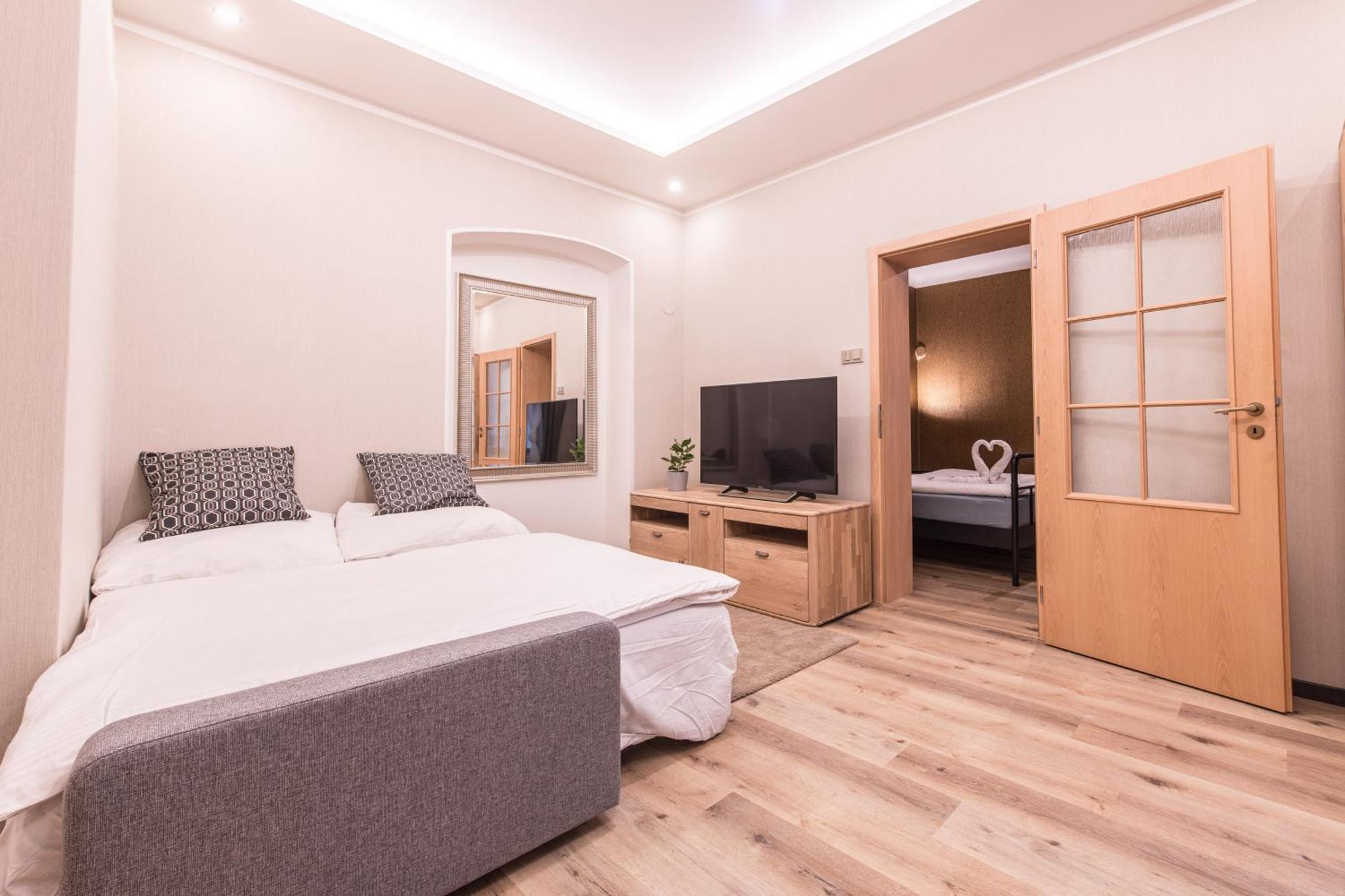 Prague Locals Monastery Apartments Praga Quarto foto